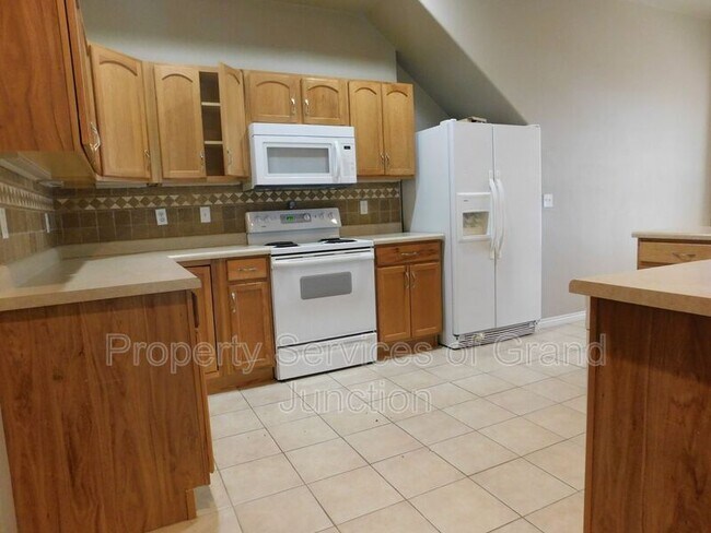 Building Photo - 785 Glen Ct