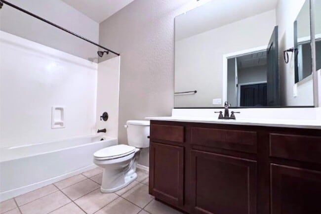 Building Photo - 2969 E Isaiah Ave