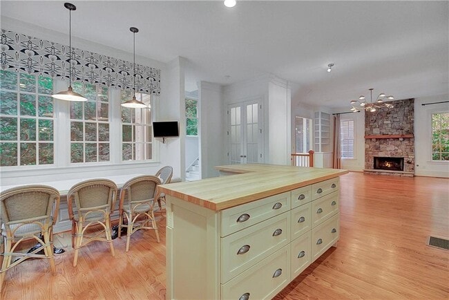 Building Photo - 9043 Selborne Ln