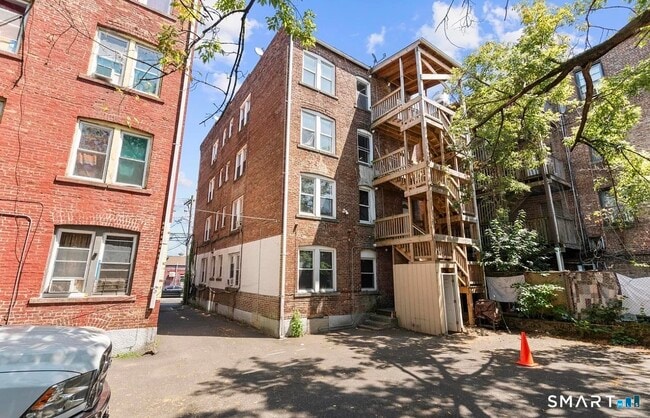 Building Photo - 25 Whittier St