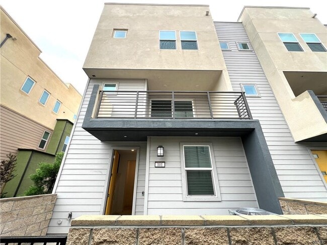 Building Photo - 1645 W Lincoln Ave