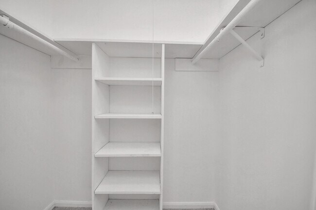 Building Photo - 10654 Hazelhurst Dr