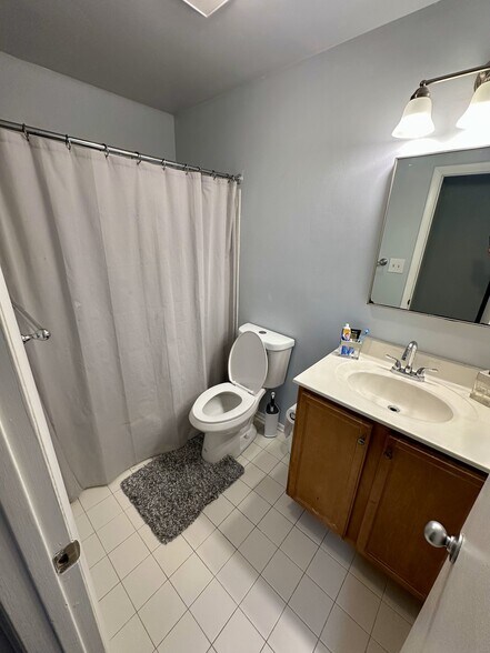 Building Photo - 11700 Olde English Dr