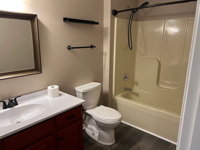 Building Photo - Cool Springs  - 4 BR / 2 BA