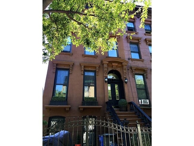 Building Photo - 714 Lafayette Ave