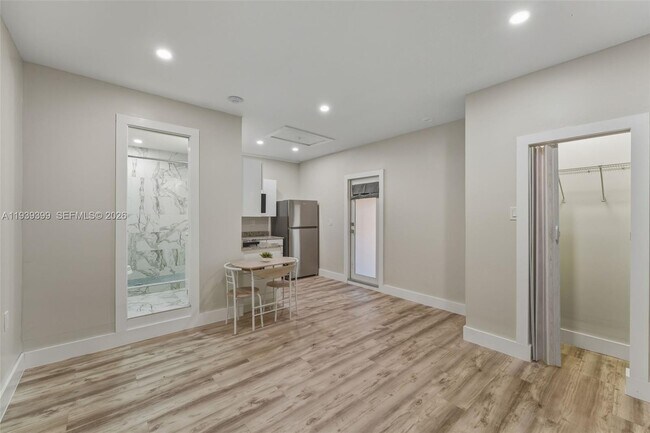 Building Photo - 10912 SW 146th Ave