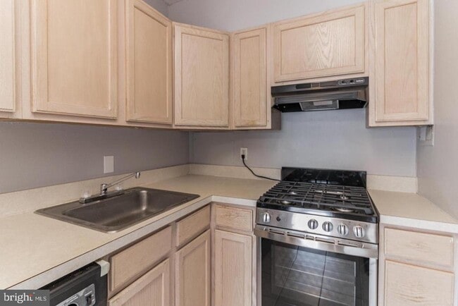 Building Photo - 2101 Chestnut St