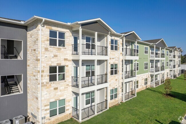 Building Photo - Enclave at Lake Pointe Senior Community