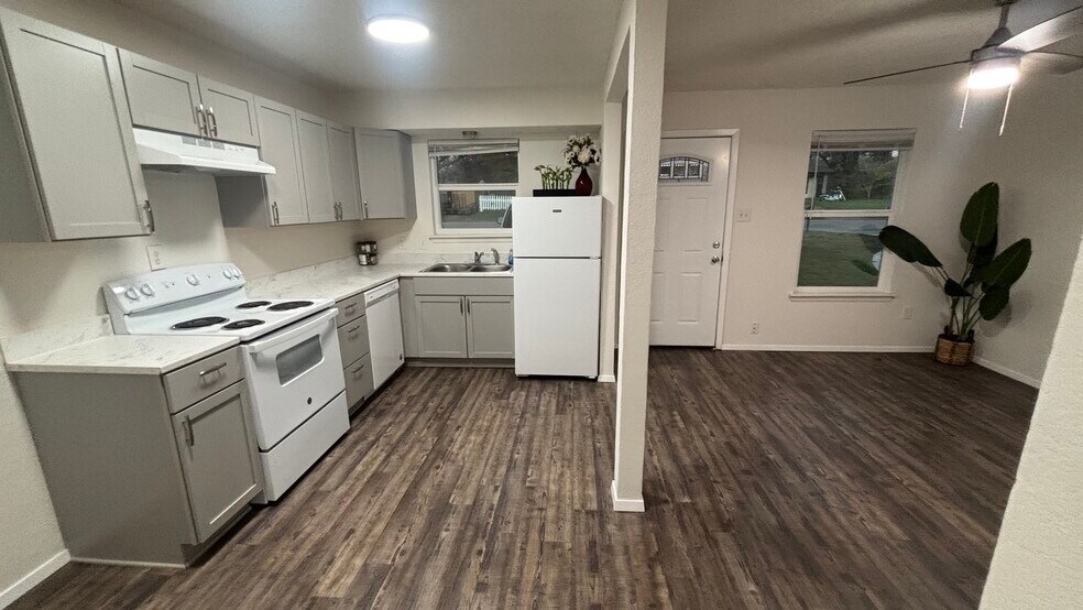 Building Photo - 863 Anahuac Ave