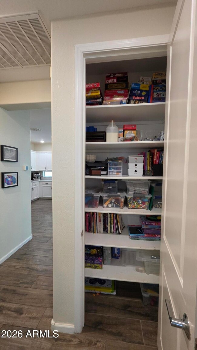 Building Photo - 45394 W Norris Rd