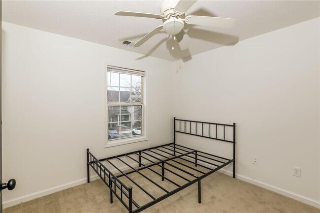 Building Photo - 2555 Flat Shoals Rd