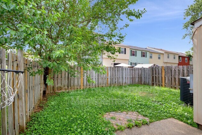 Building Photo - 9995 Campus Way S