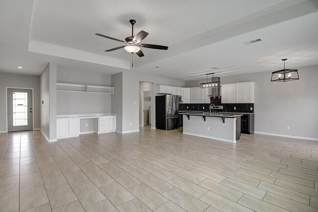 Building Photo - 3502 De Zavala St