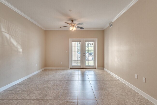 Building Photo - Beautiful 2B/2B Apartment in FWB in Pristine Nature Setting!