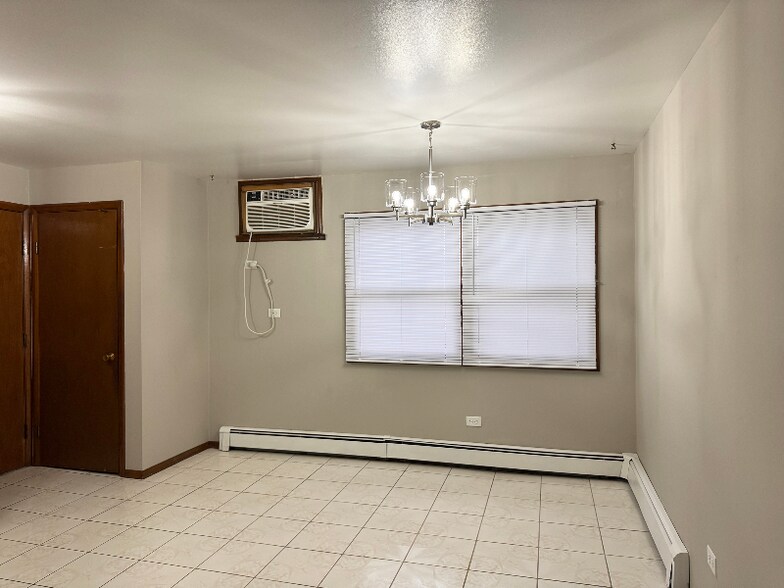 Building Photo - 9720 Ravinia Ct