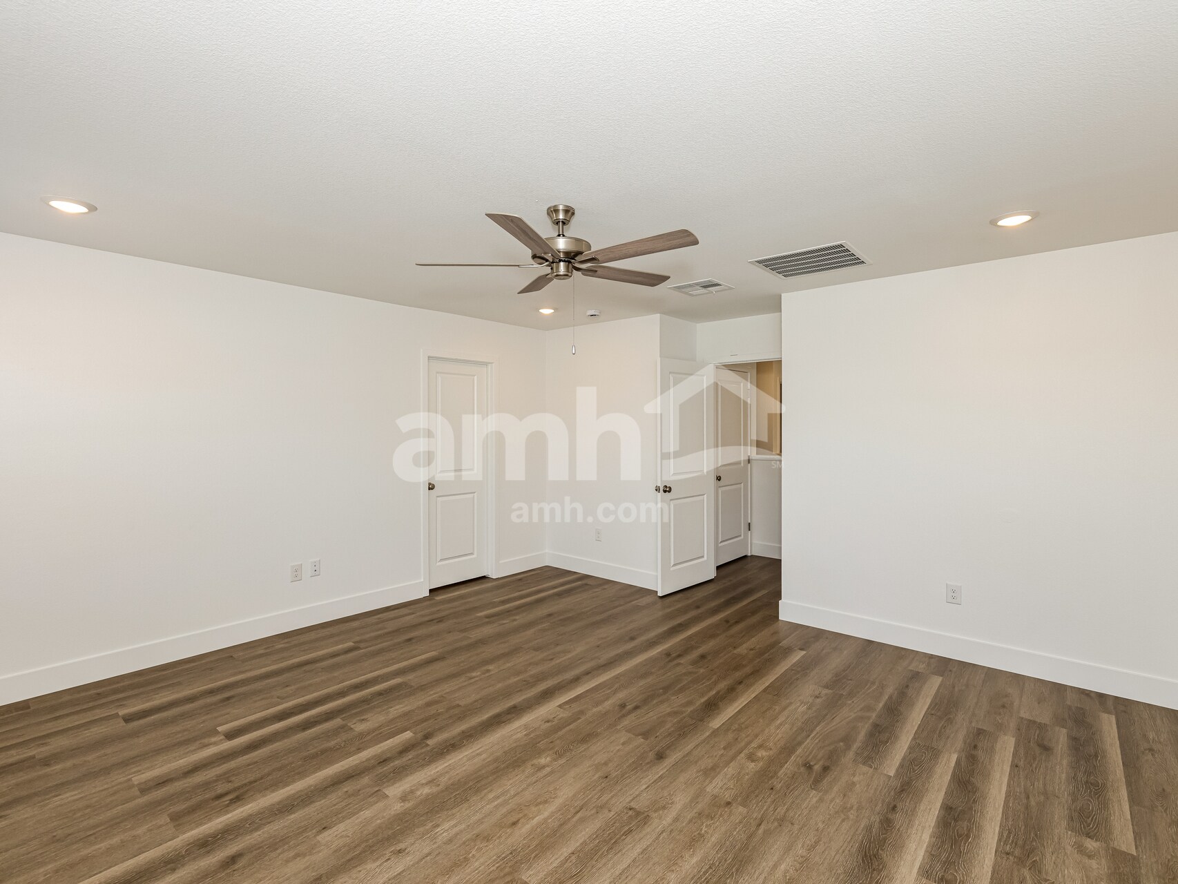 Building Photo - 8708 N Begonia Ct