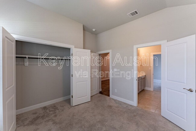 Building Photo - 1017 Coulee Dr