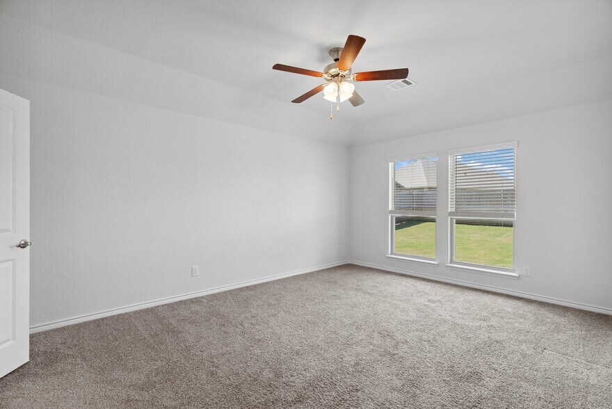 Building Photo - 3057 Maverick Dr