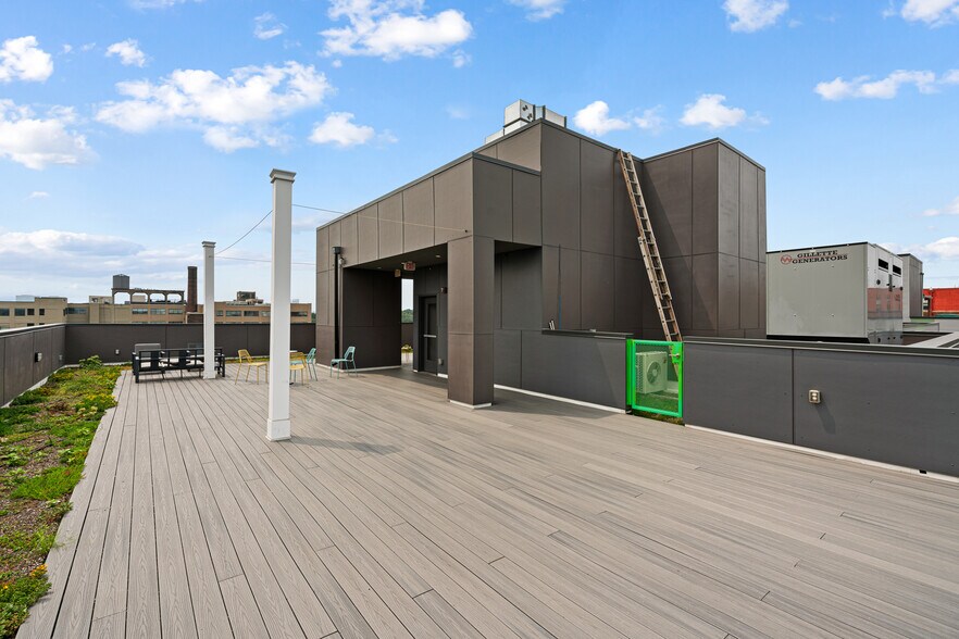 Building Photo - 1501 N 31st St