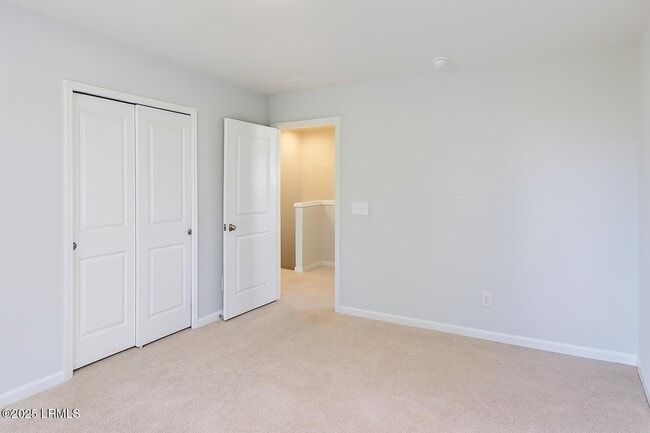 Building Photo - 15 Chauga St