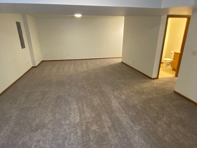 Building Photo - Updated 4-Bedroom, 3-Bath Home with Walk-Out Basement