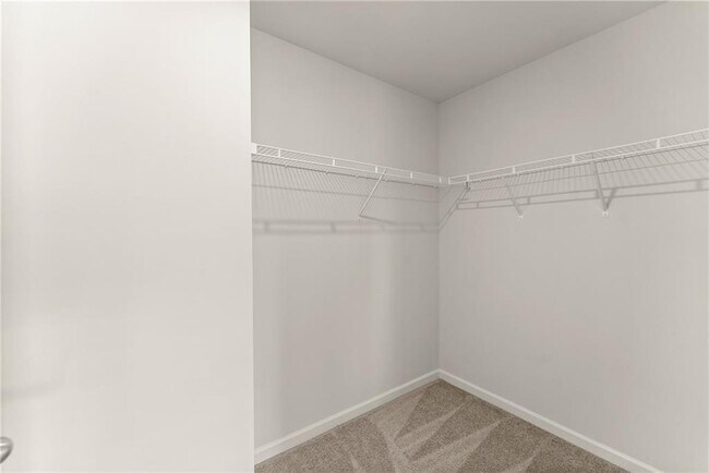 Building Photo - 300 Stoneybrook Dr