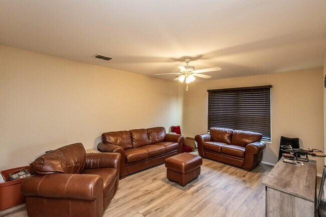 Building Photo - 11234 Sierra Gorda Dr