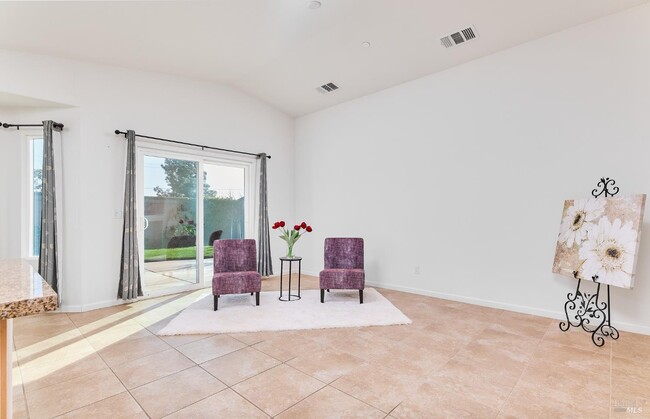 Building Photo - 504 Silver Ridge Dr