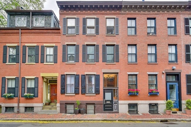 Building Photo - 24 Bradford St