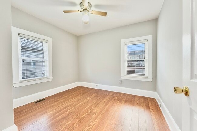 Building Photo - 10 Berkshire Pl