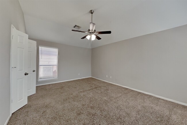 Building Photo - 20502 Upper Green St