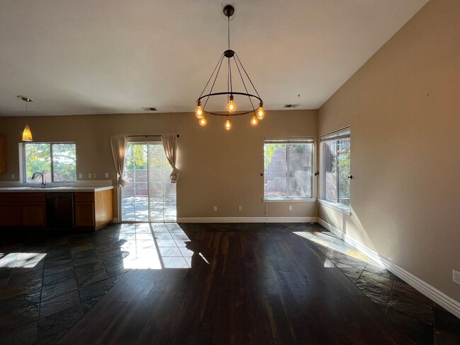 Building Photo - 1217 Echo Ct