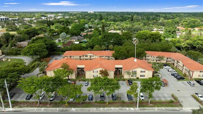 Building Photo - 3586 N University Dr