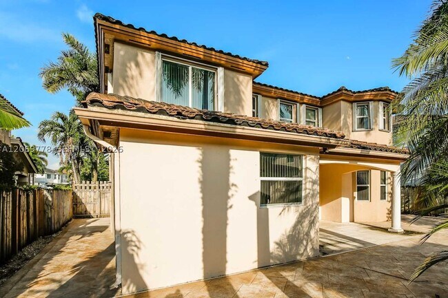 Building Photo - 6664 SW 163rd Pl