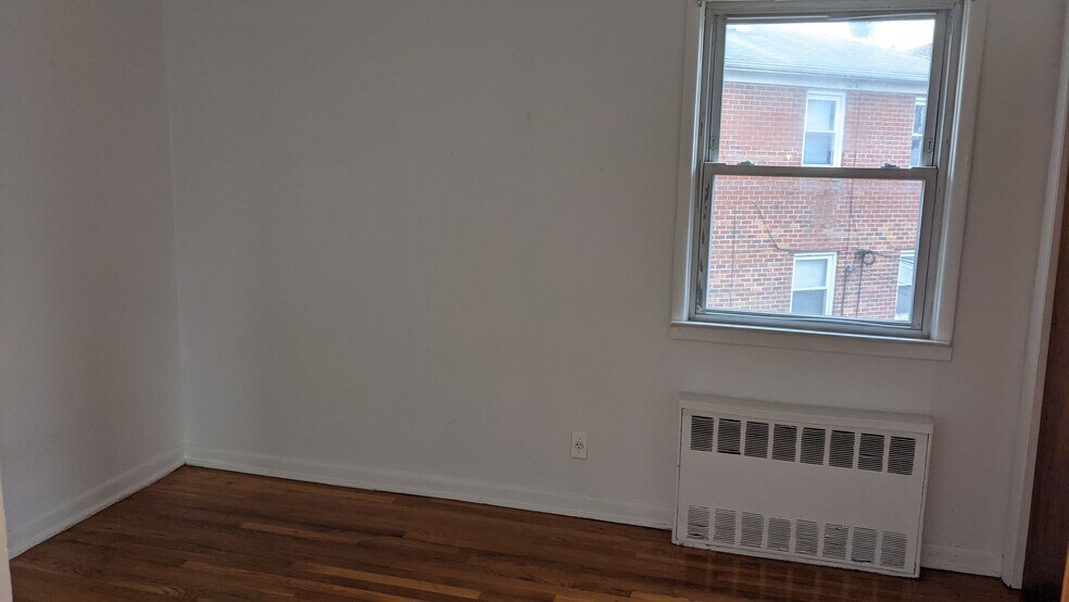 Building Photo - 16619 25th Ave