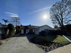 Building Photo - COMPLETELY REMODELED HOME IN QUIET AREA!