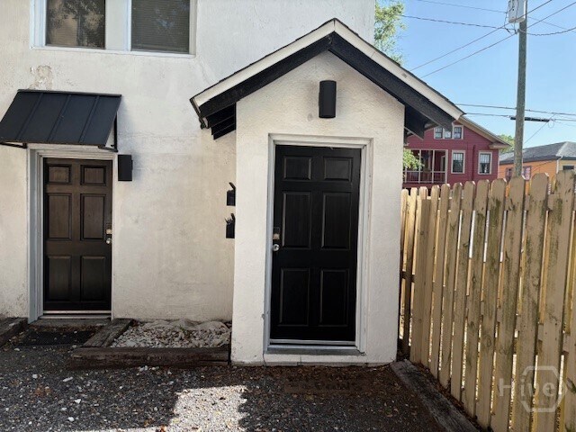 Building Photo - 508 E Henry St