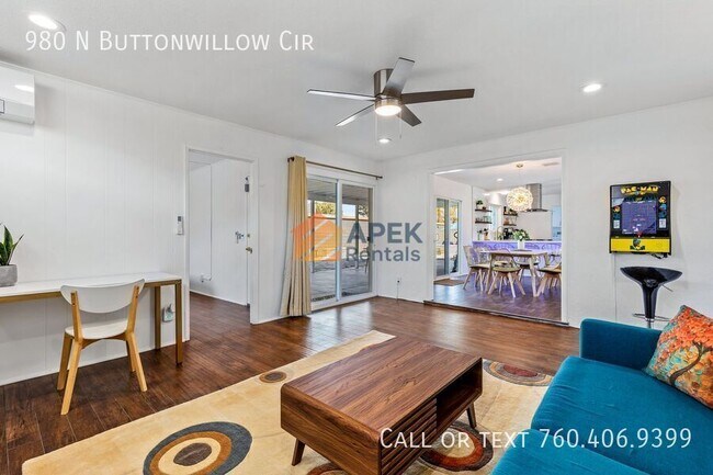 Building Photo - 980 N Buttonwillow Cir