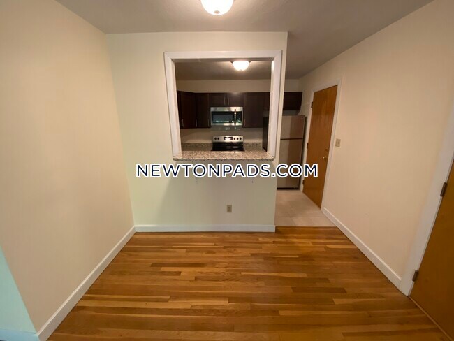 Building Photo - 276 Grove St