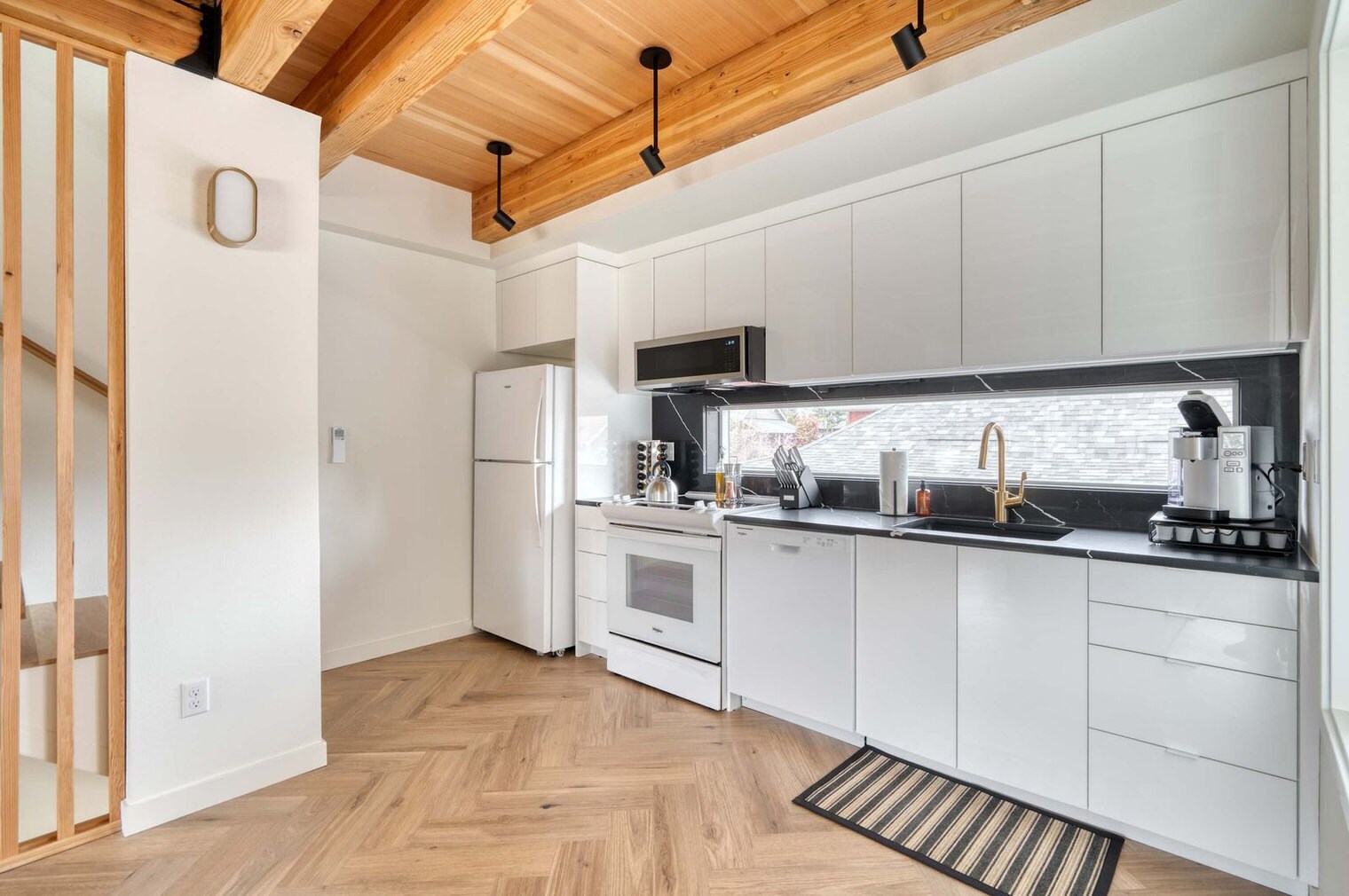 Building Photo - 5018 NE 26th Ave