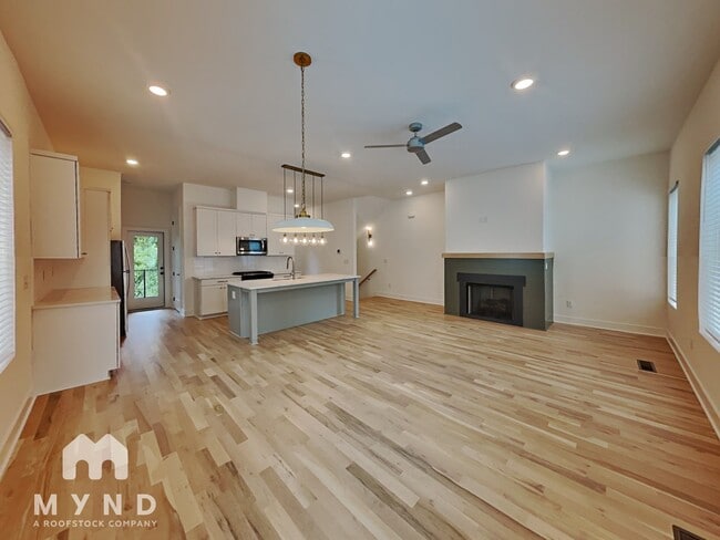 Building Photo - 1541 Millwood Pl