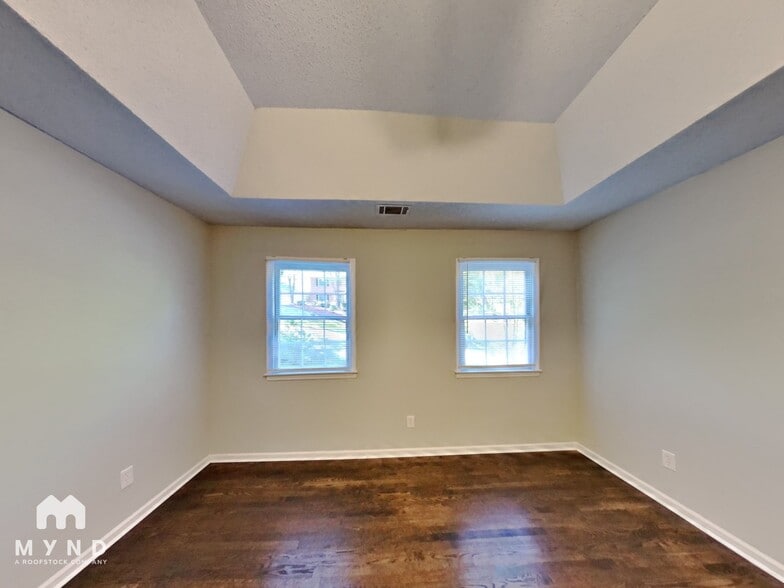 Building Photo - 2122 Yorkshire Ct