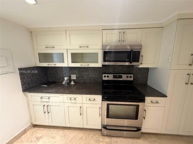 Building Photo - 5255 Collins Ave