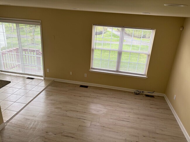 Building Photo - 283 Fountayne Ln