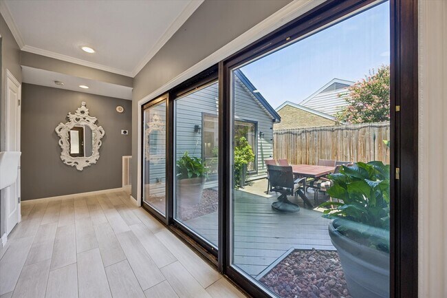 Building Photo - 11646 Manor Park Dr