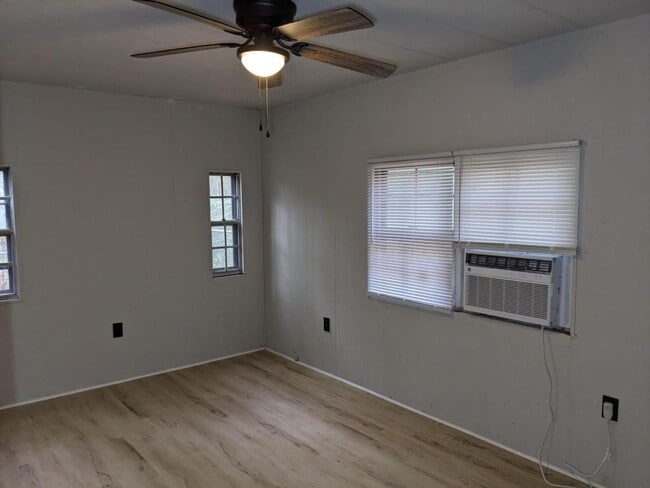 Building Photo - 12100 Lullingstone Rd