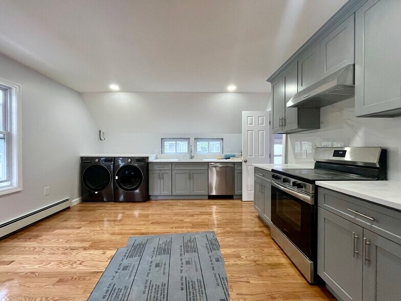 Building Photo - 6 Bromfield St