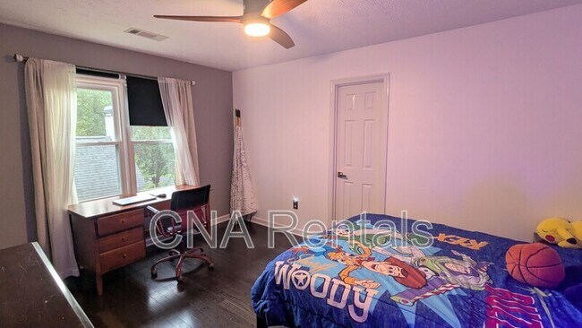 Building Photo - 573 Trailwood Ln SW