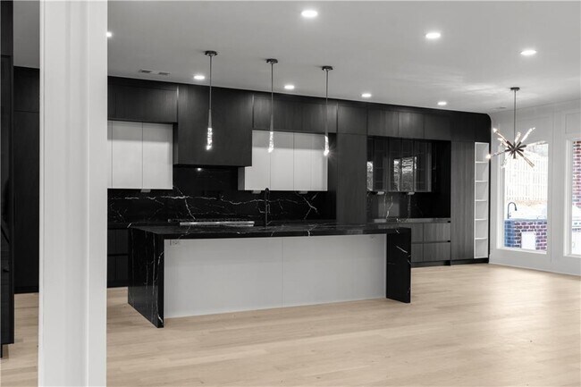 Building Photo - 409 Thunder Rd