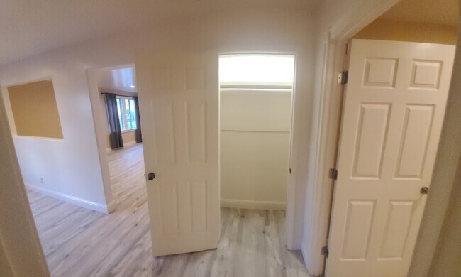 Building Photo - 611 Santa Clara Ave, Apt B